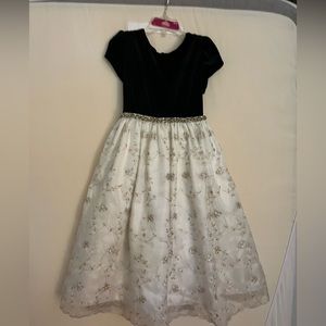 Holiday dress, size 6